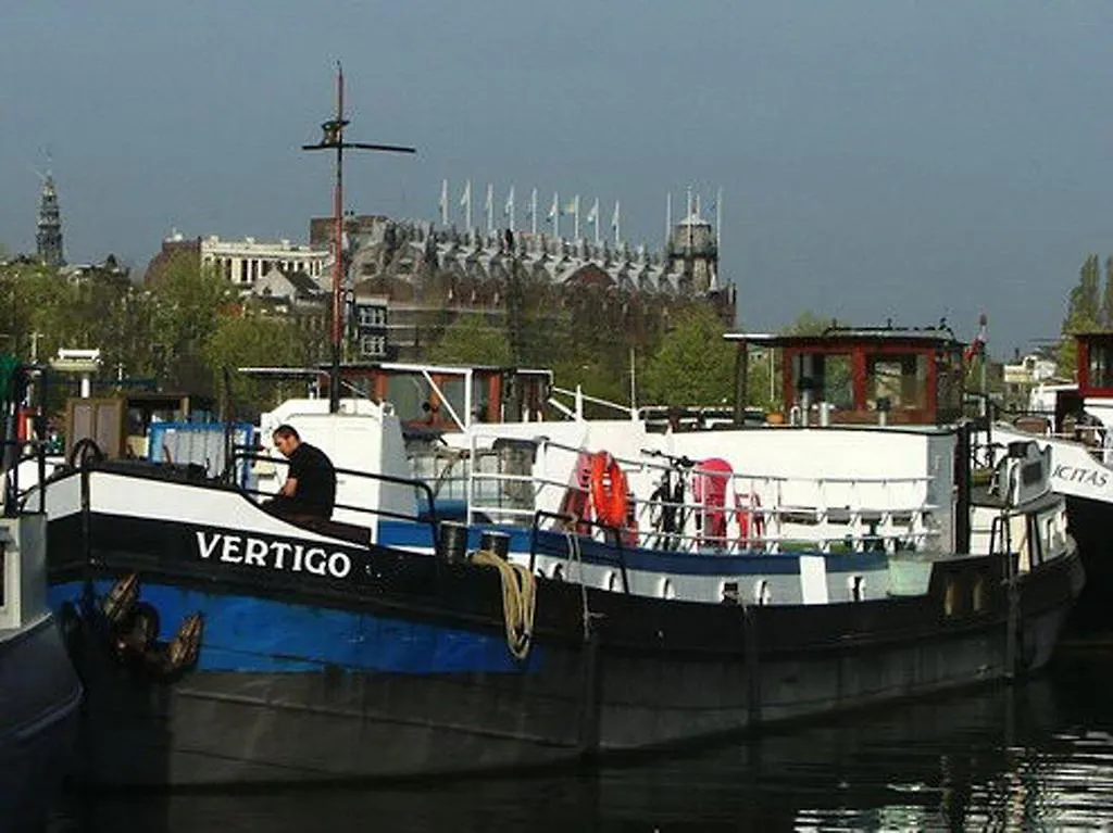 Bed and Breakfast MS Vertigo Amsterdam